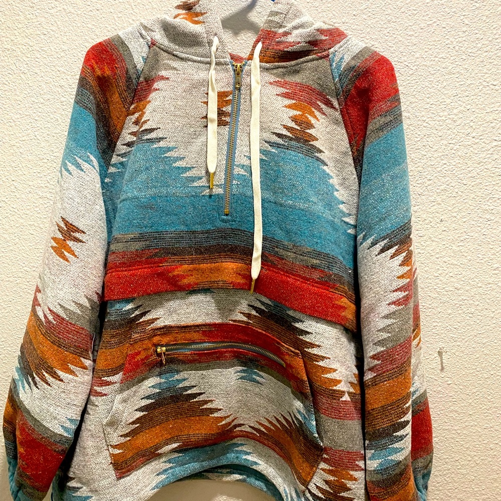 Main Strip Aztec print pullover